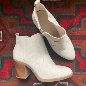 White faux snake skin Chelsea boots - US 8